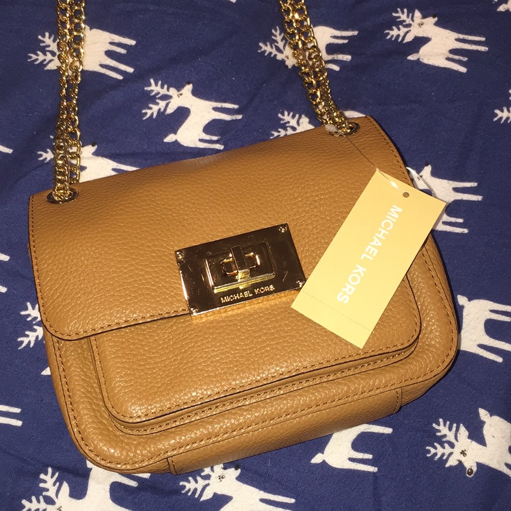 💕MICHAEL KORS 100% LEATHER PURSE💕